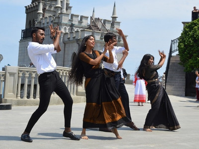 Международное национально-культурное мероприятие «Мы умеем дружить» День индийской культуры на «Ласточкином гнезде»